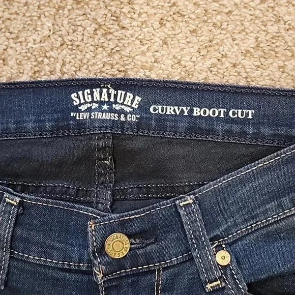 Levis Signature Curvy Boot Cut Jeans Size 12 31X30 - Picture 3 of 9